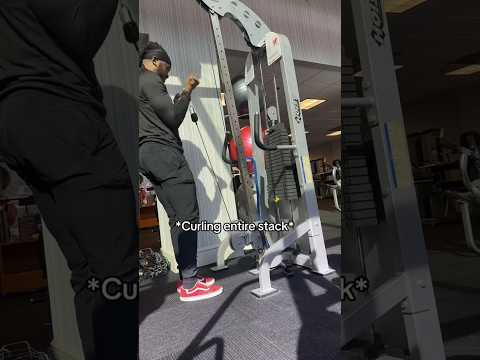 Humbling moments at the gym #fitness #gym #viral #youtubeshorts #shorts
