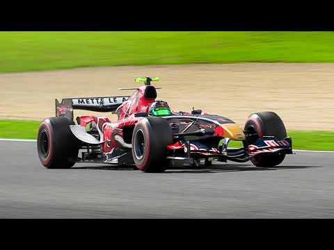 Toro Rosso STR1 F1 Cosworth V10 Raw Sound at Mugello Circuit: Start Up, Accelerations & Fly Bys!