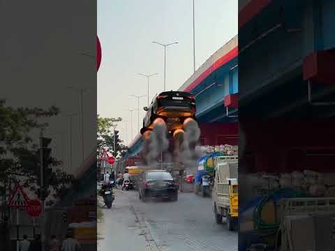 سيارة تطير بالمنصور 😮🚗