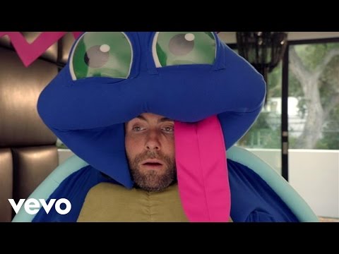 Maroon 5 - Don&#39;t Wanna Know (Official Music Video)