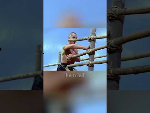 The man secretly watched through bamboo slats and mastered a martial arts technique!