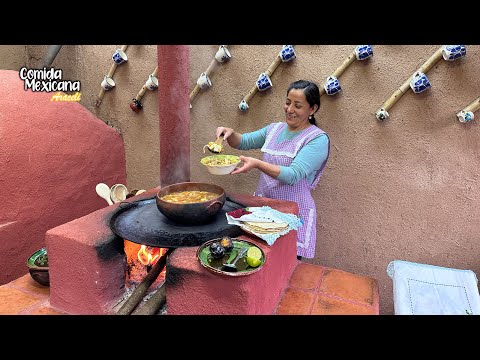 Como a Estado Lloviendo y Haciendo Mucho Frío No Hay Nada Mejor Que una Sopa con Pollo Calientita