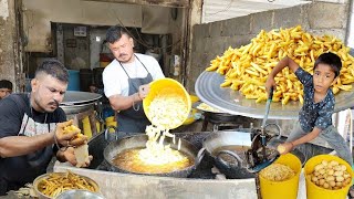 SUPER CRISPY FRENCH FRIES | Hardworking man with their Kids Selling Street Style French Fries