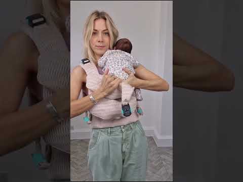 Najell Rise baby carrier! Excuse the baby-related wet patch on my jeans & the wonky left leg ๐