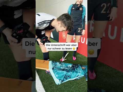 Jule Brand wollte eigentlich mein Trikot unterschreiben… 😁✌️