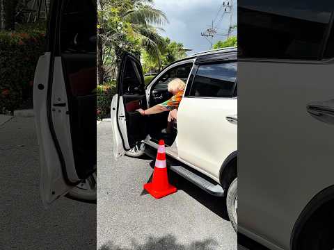 Wher Your Car Won’t Shut: Her Crazy Fix! 🚙 🤷♀️