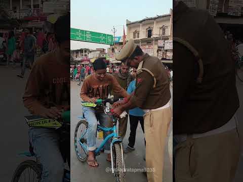 बच्चे की कमांडो साइकिल, रिफ्लेक्टिव टेप से सुरक्षित हुई ।। #shorts #viralvideo #trafficawarenes