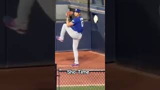 Shohei realizando su Bullpen en Canadá. #mlb