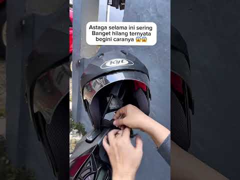 Tips aman mengantung helm di parkiran #fyp #viralvideo #tips #tutorial #shorts #shortvideo #trending