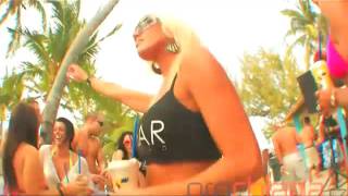 Letní směs: Holky v bikinách