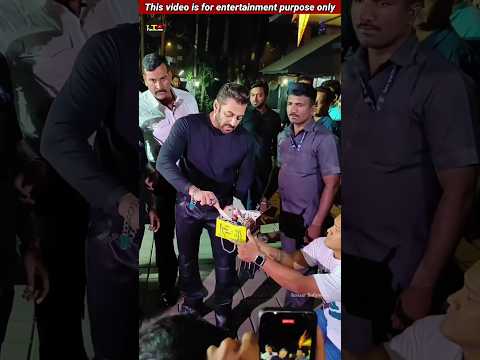 सलमान खान अपने बर्थडे पर आखिर इनका वेट क्यों कर रहे थे | Salman Khan's Birthday #salmankhan