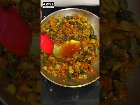 Sabji Se Poora Extra Oil Nikal Diya😱 #ytshorts #maayehkaisekarun