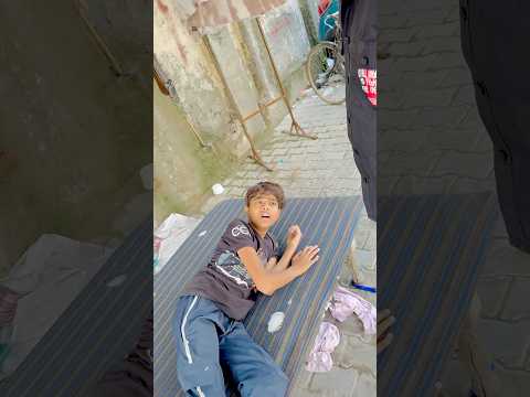 माँ के इलाज के लिए बच्चा शहर आकर फस गया 😱😭💔#motivation #foryou #shorts #becareful #emotional