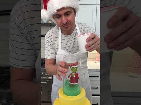 grinch cake becomes so colorful pt 1
