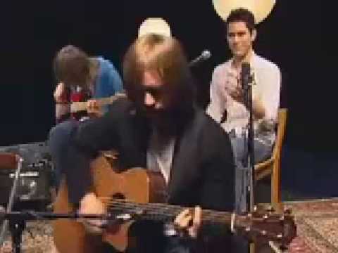 Maroon 5 - This Love Acoustic Down The Ally