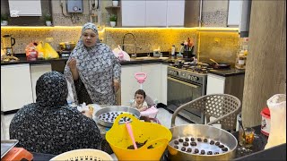 ام جني روحت من الصبح علي الاسعافه لا تعليق انا الوحيد اللي زي القطط بحمل وارمي في الشارع ضحكتيني 👌👆