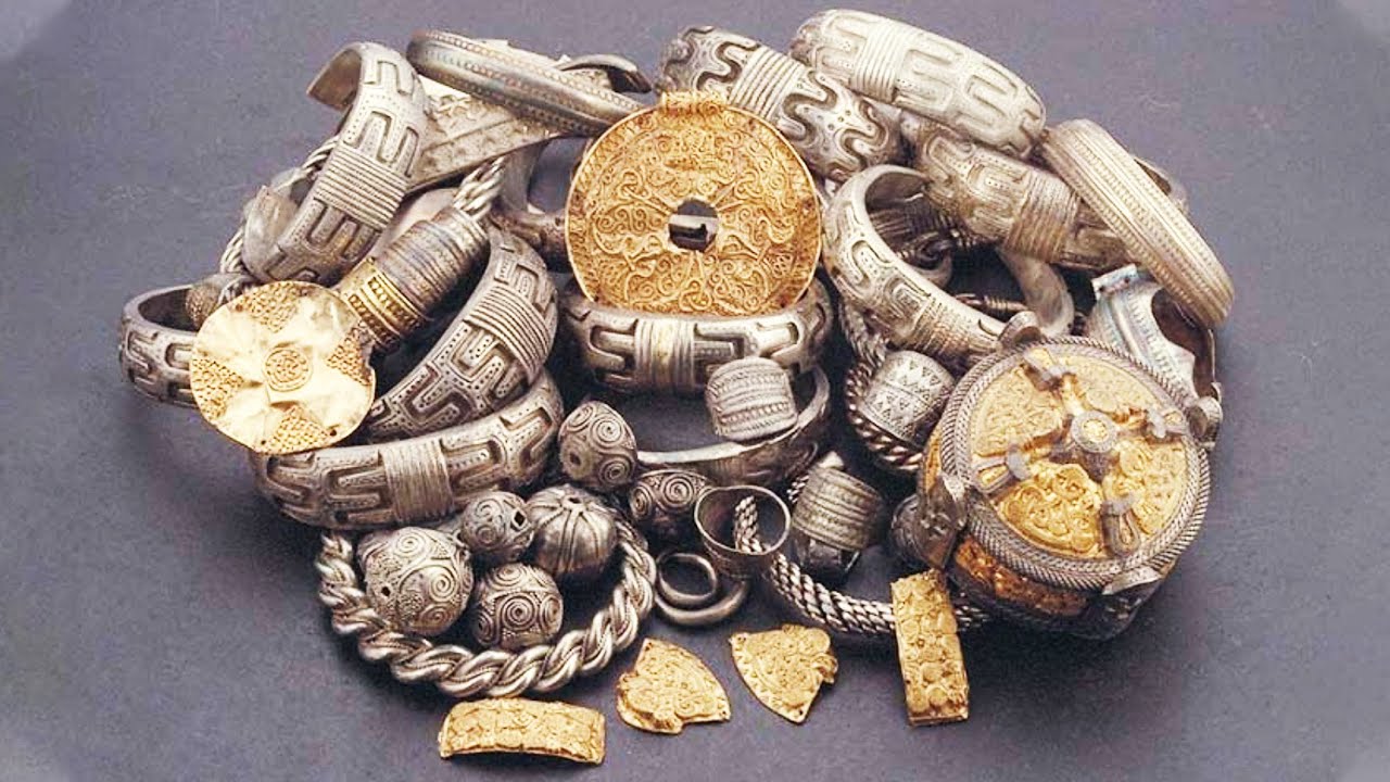 12 Most Incredible Finds Of Treasures And Ancient Artifacts