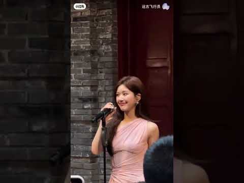 zhaolusi versace offline event in Chengdu + singing performance