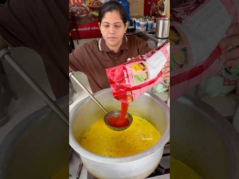 Hardworking Di Selling Misal In Pune #viral #trending #reels #shorts #streetfood #bhookhasher