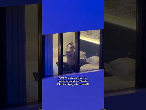 Bro just vibing 🕺(via @pedrocrashmma) #CharlesOliveira