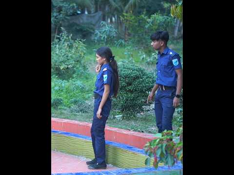 জেলখানাতে যাইয়া দেখি পুলিশ পাগল