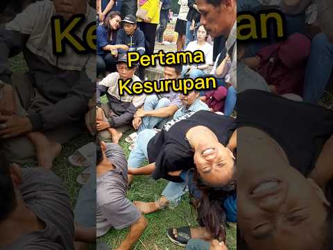 Yang Belum Lihat ‼️ proses penyembuhan kerasukan jaranan #viralvideo #kesurupan #jaranan