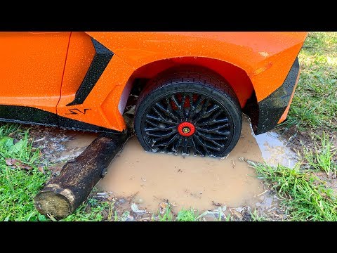 Auto Lambo jumissa suossa