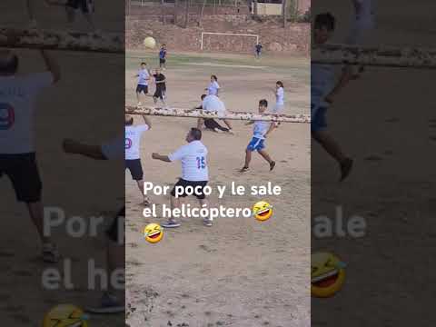 Futbol familiar le hace el helicóptero en la cancha🤣 #futbol
