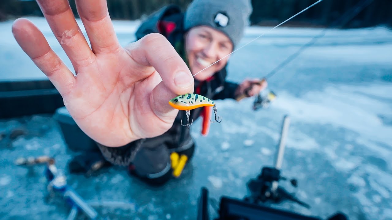 Ice Fishing with a MICRO rattlebait (Multi-Species) - Jay Siemens