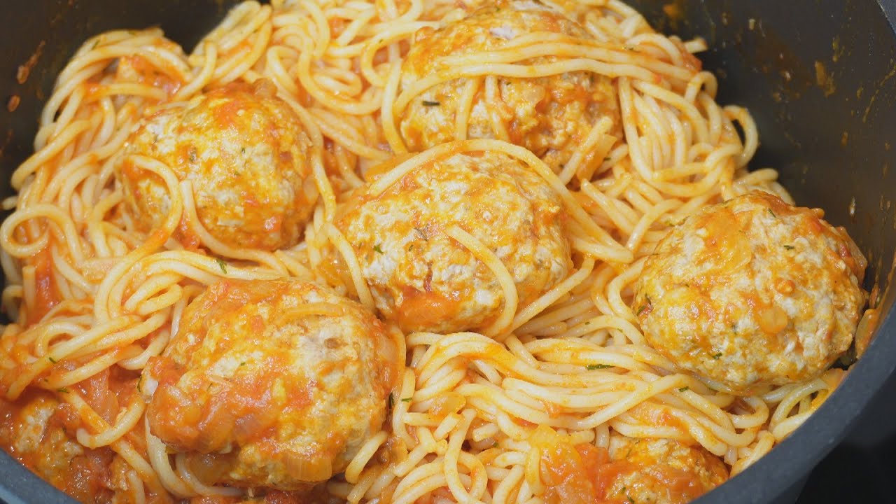 На первое рецепт быстрого рыбного супа, на второе мясные колобочки с макаронными изделиями