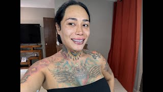 Kary Torres Oficial está en vivo Alistándonos vamos a las uñas