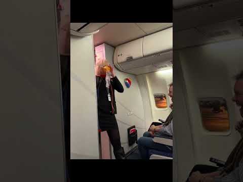 Randy Travis enjoys his flight #shorts