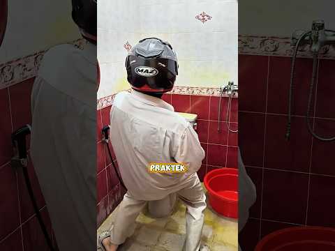 AKU GELI SAAT ANGKAT DUDUKAN JAMBAN!