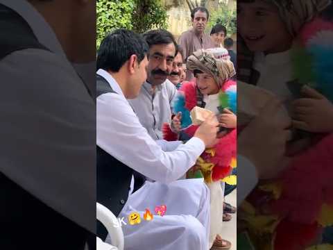 HAJI Sadiq Khan 💀 na bacchon ko paise diye ☠️💦 #viralvideo #pti #ptigovernment #sadiqkhan #subscribe