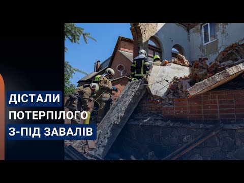 Полтава: рятувальники з-під завалів врятували людину