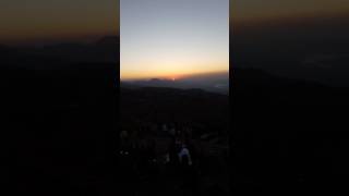 ADIYAMAN NEMRUT DAĞINDA GÜNEŞİN DOĞUŞUNU İZLERKEN