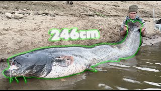 Podzimní lov sumců z bellyboatu