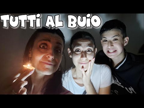 5 ORE AL BUIO ! Che facciamo!? 😱 / tina e pippo review