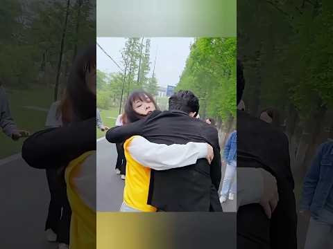 حطّمت سيارة بملايين لإنقاذه وعاد الرئيس التنفيذي في اللحظة الحاسمة لينقذها من والدها 🔥🚗