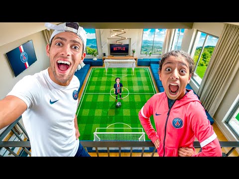 J'ai construit un TERRAIN de FOOTBALL SECRET dans ma maison ! 😱