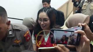 KEGIATAN NIKITA MIRZANI DIDALAM TAHANAN HANYA SHOLAT