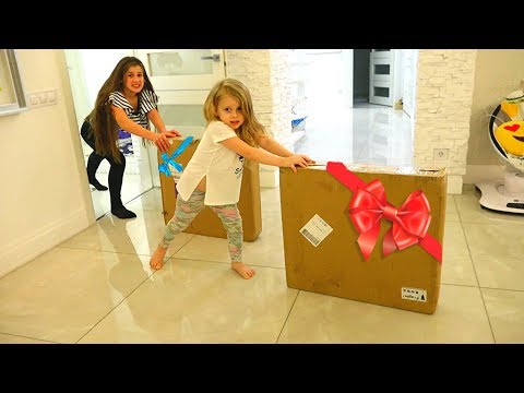Нашли ПОСЫЛКИ под дверью! Что в них?