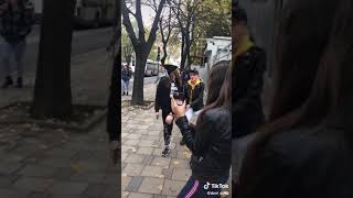 Düşücek gibi yapıyor bence arkadaşlarınızda deneyin