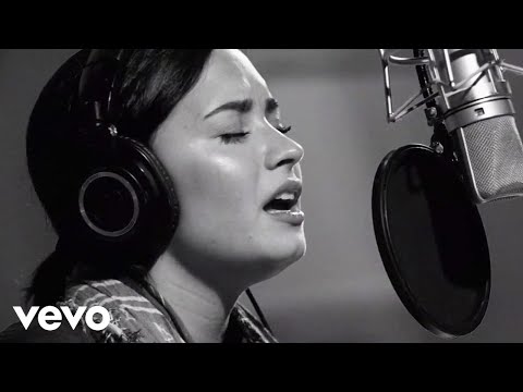 Demi Lovato Showcases Her Powerful Vocals LIVE For Her New Song Stone Cold! Get Your Tissues Ready For Repeat Listening!