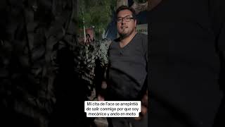 Me hizo menos por ser mecánico y andar en moto…