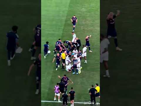 ุถุฑุจู ูููู___ุงูููุงุฑ ุงูุงุนุจ ุฌูููุฑ ๐ฉ๐ญ๐ #ุงูุณุจููุฑ #ูุฑุฉ_ุงููุฏู