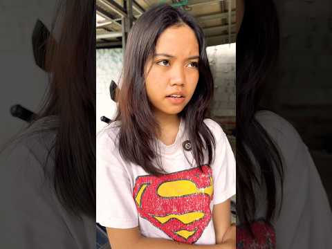 Temen ade makan di depan rumah