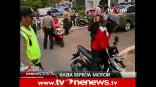 tvOneNews  Operasi Zebra di Jalan Gunung Sahari Diprotes Pengendara   Kabar Petang