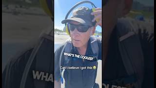 This man at the beach had pickup lines ready 😂