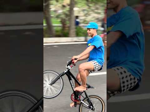 FIRMAN KCL MENCOBA FREESTYLE WHEELIE BALAP ONTHEL #fyp #shorts #viral #balap #herex #cycling